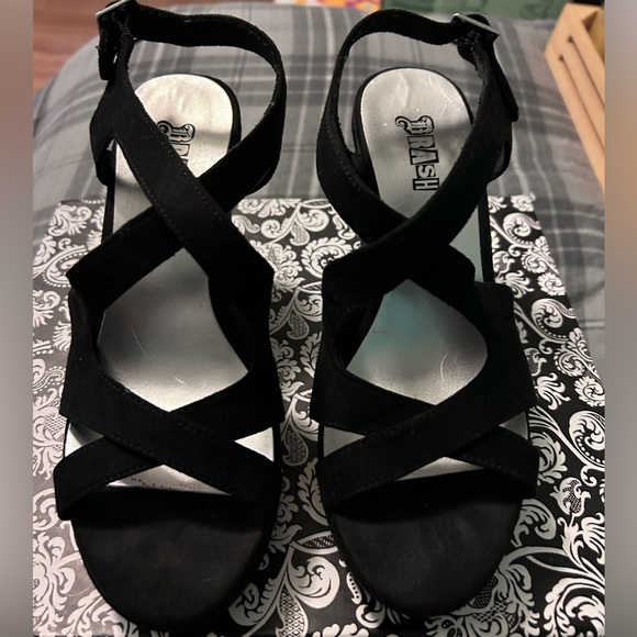 Black suede open toe wedges - Picture 1 of 6